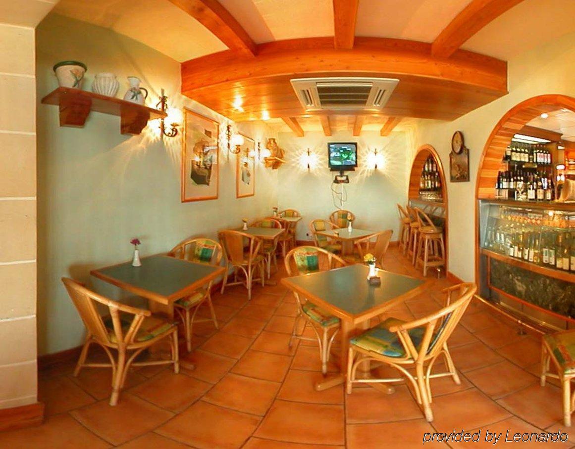 The Mediterranea Hotel & Suites St. Paul's Bay Restaurace fotografie
